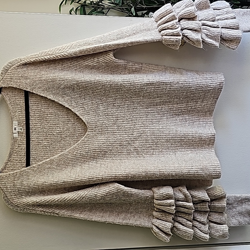 🟡BP. Nordstrom Sweater w/ Ruffled Bell Sleeves (L, Beige)